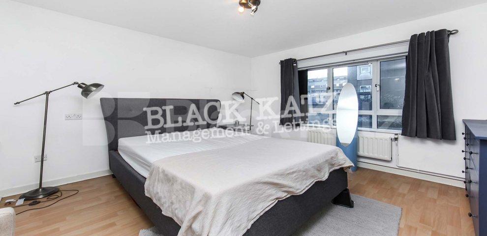 			LOCATION LOCATION LOCATION !!!, 1 Bedroom, 1 bath, 1 reception Apartment			 Middlesex Street, Petticoat Square - Liverpool Street